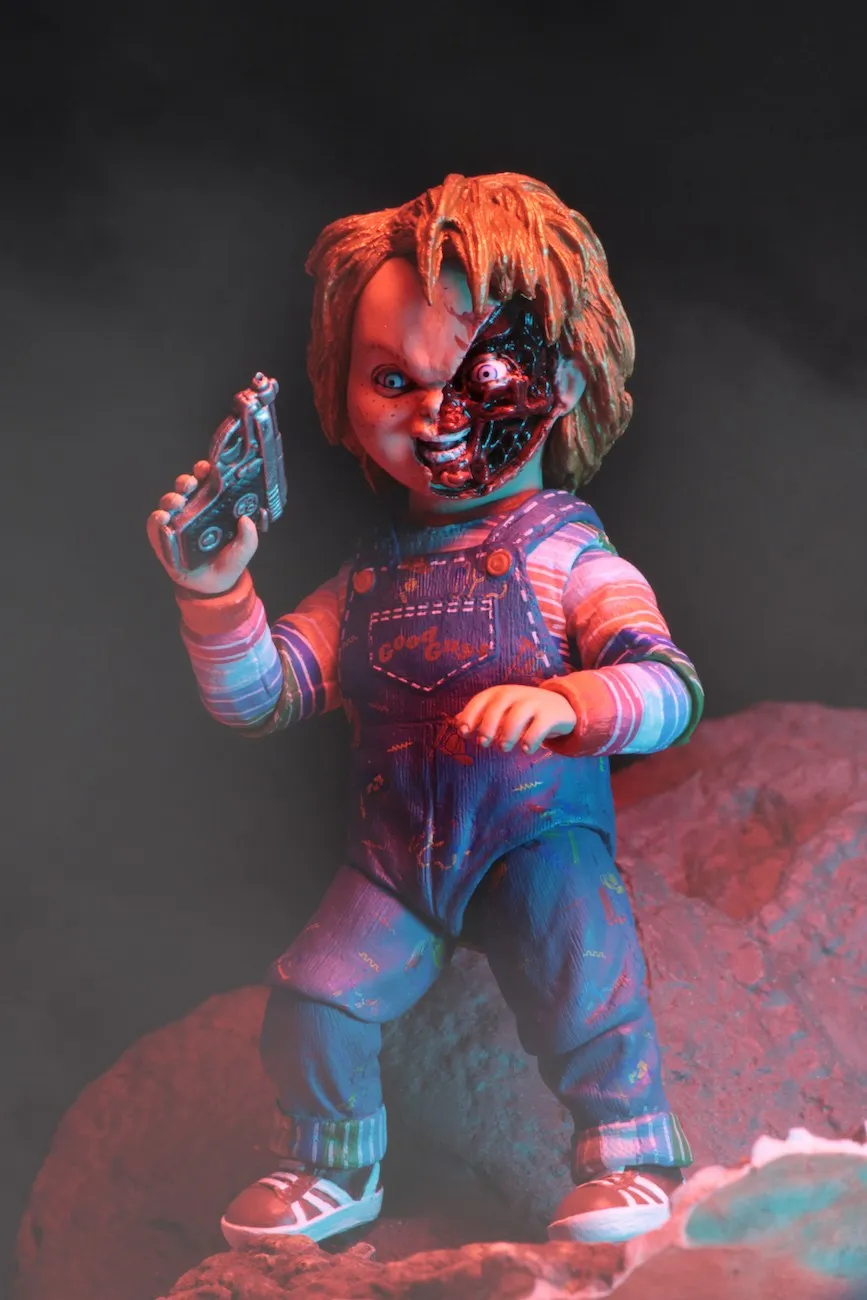 Chucky – 7″ Scale Action Figure – Ultimate Chucky - NECA