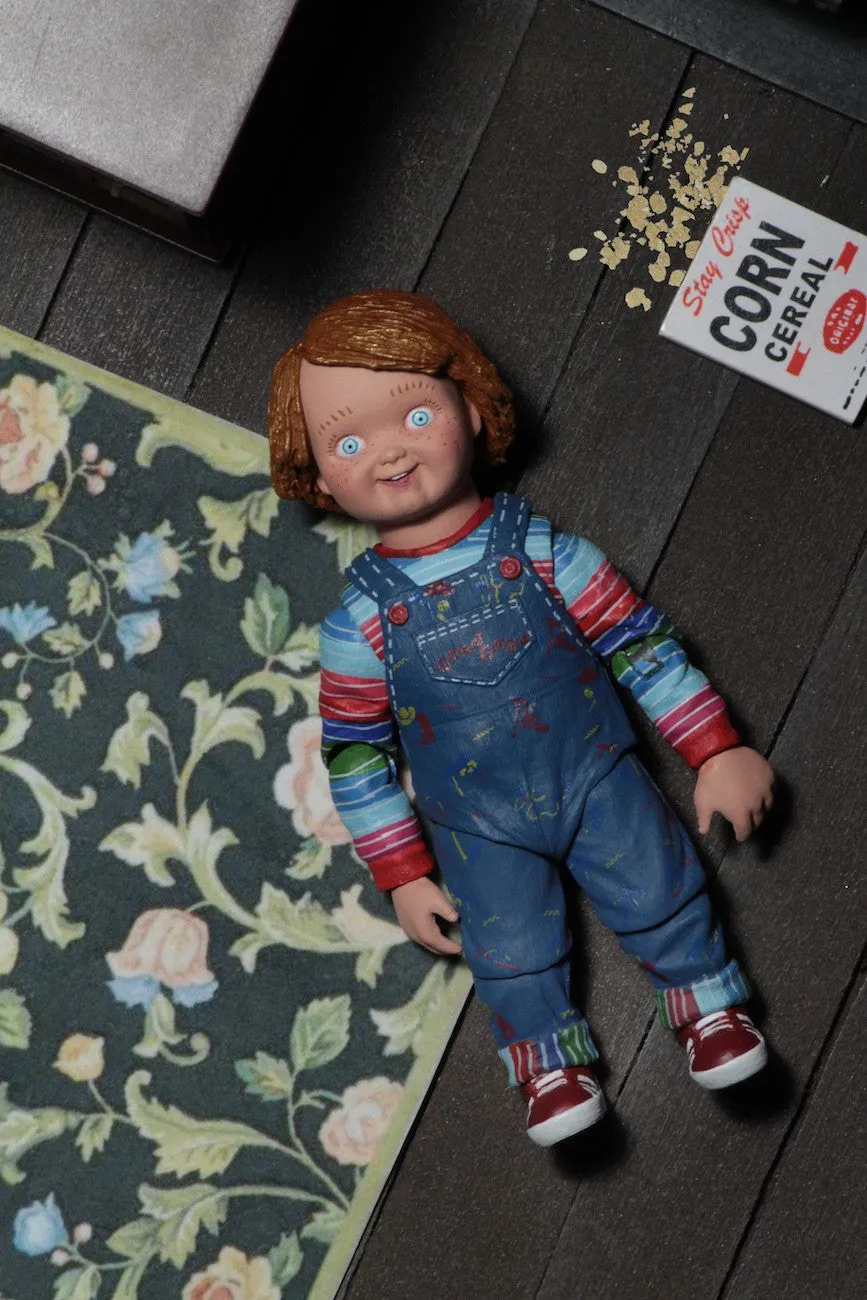 Chucky – 7″ Scale Action Figure – Ultimate Chucky - NECA