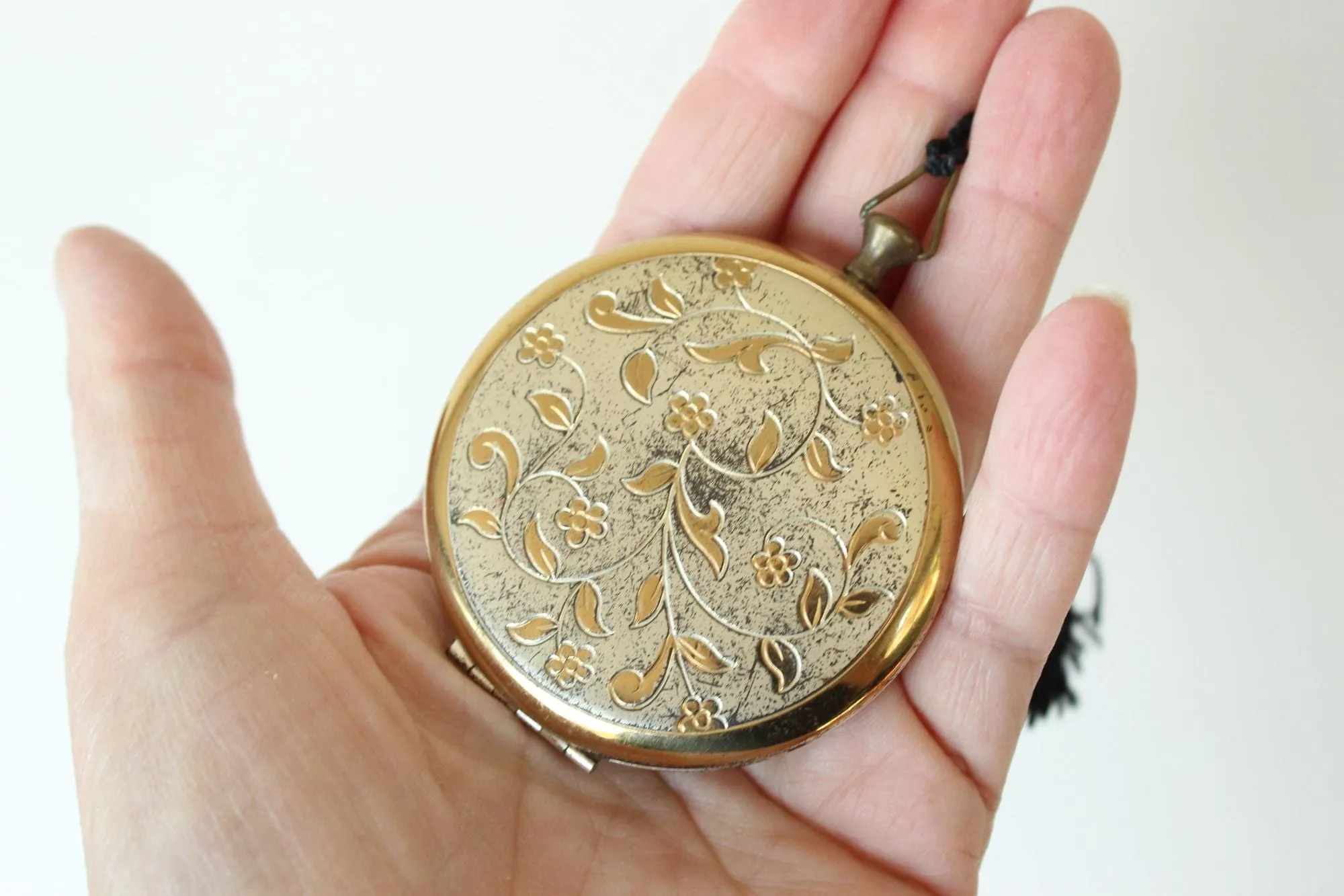 Vintage 1950s Mirrored Powder Compact